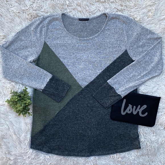 Staccato Colorblock LS Top 💗 Gray Charcoal & Green - Picture 2 of 12